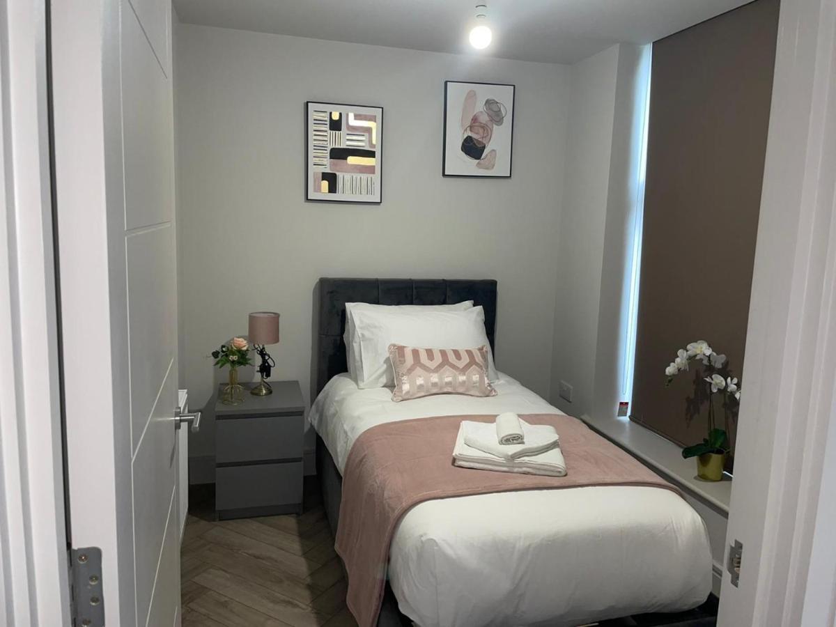 ריינס פארק Wimbledon Luxury 3Bedroom Apartment מראה חיצוני תמונה